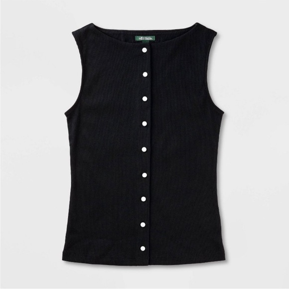 Tops - NWT Black Sleeveless Button-Down Top